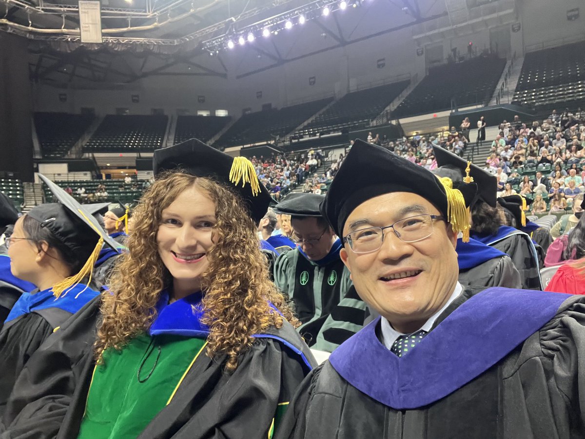 ShanYanLab's tweet image. Congratulations to Dr. Anne McMahon, newly minted PhD from the Yan lab.