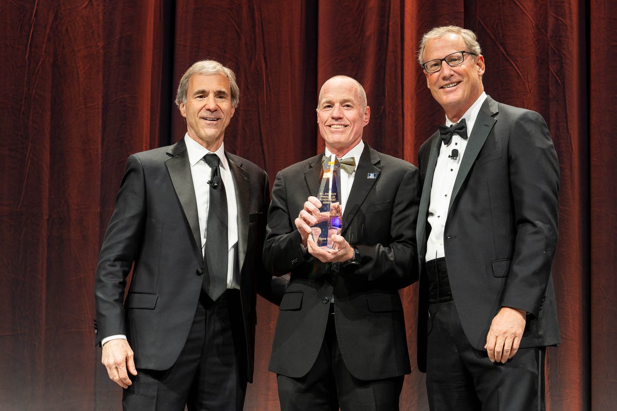 Congratulations to Dr. Edwin Kornoelje, this year’s Bill Barkeley Pinnacle of Achievement Award recipient. For over 30 years, "Dr. K" has led with compassion, building a legacy of excellence in sports medicine that continues to move our community forward. bit.ly/43c34Pn