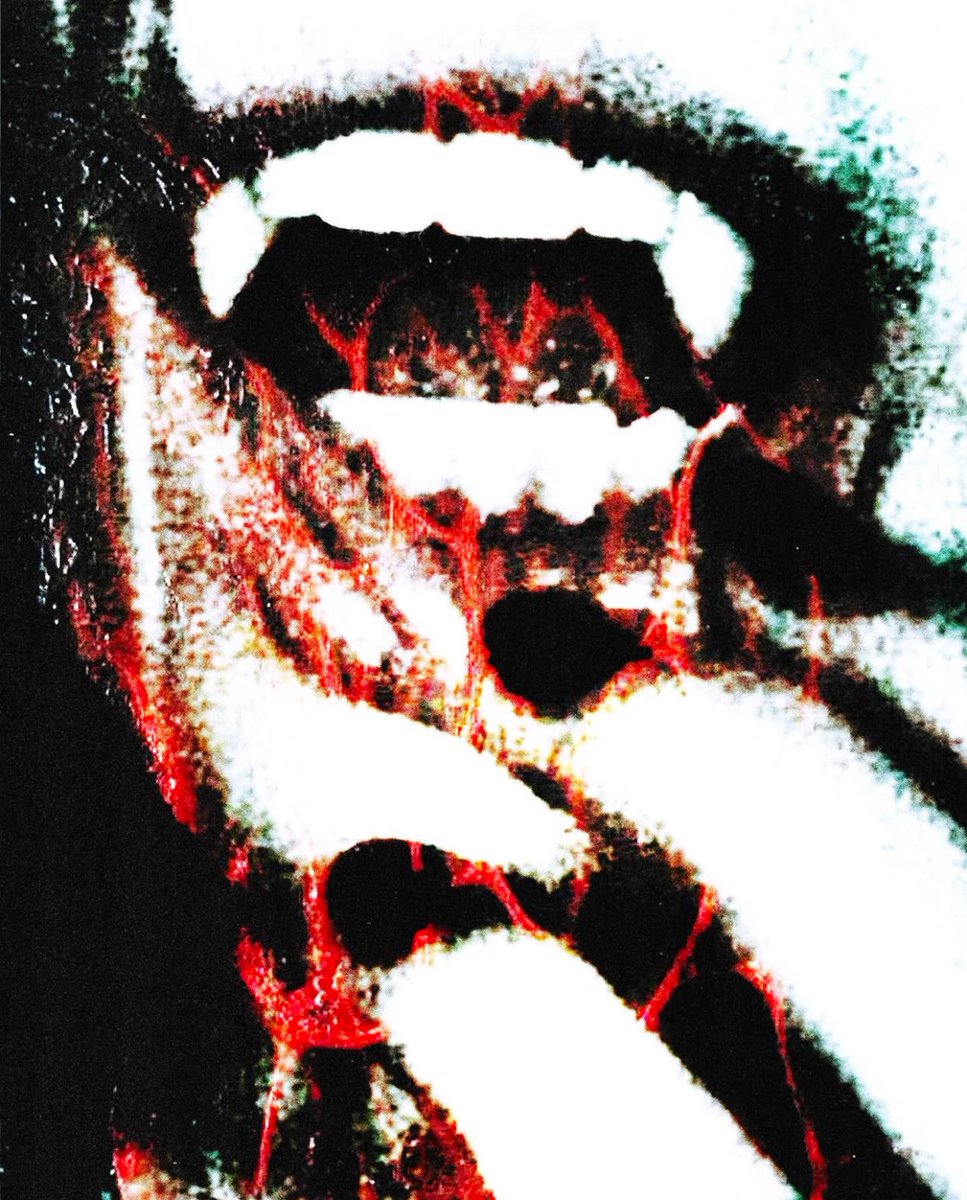 Luicidas's tweet image. show me your red graphic designs