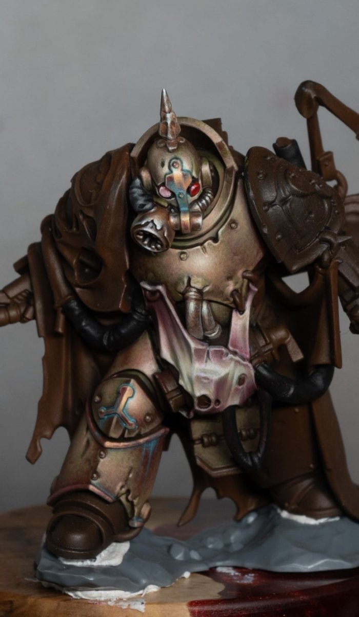 Daemonrich's tweet image. Yet another update for the Lord of Poxes. He now has a ham pouch and a spiky helmet.
#PaintingWarhammer #WarhammerCommunity #deathguard #AdWIP