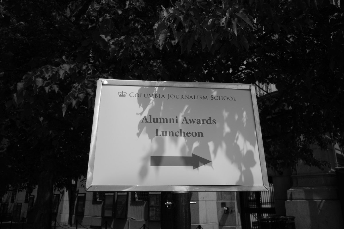luoach's tweet image. Honored to receive the First Decade Alumni Award from @columbiajourn last weekend. It’s a profound privilege to be recognized in this way and to be included among such a distinguished group of peers.
Grateful to my dear friends and family for their support and love.