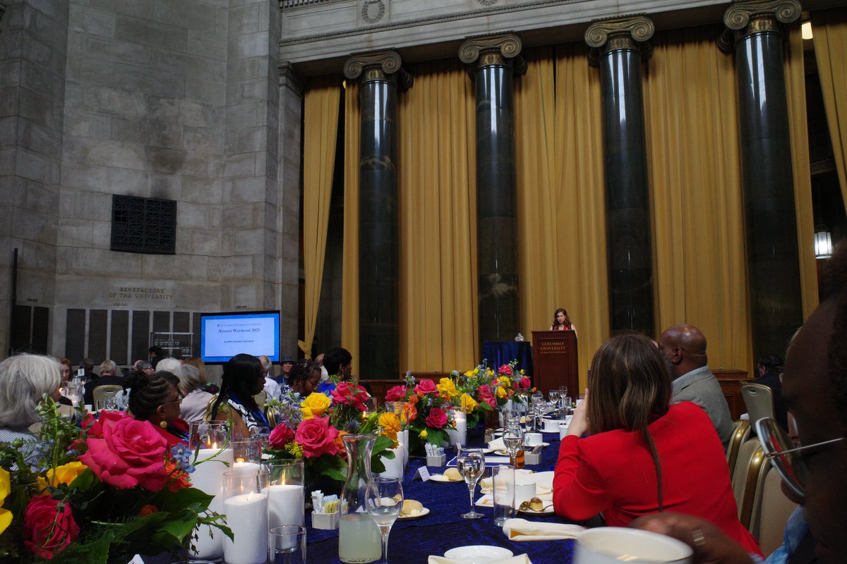 luoach's tweet image. Honored to receive the First Decade Alumni Award from @columbiajourn last weekend. It’s a profound privilege to be recognized in this way and to be included among such a distinguished group of peers.
Grateful to my dear friends and family for their support and love.