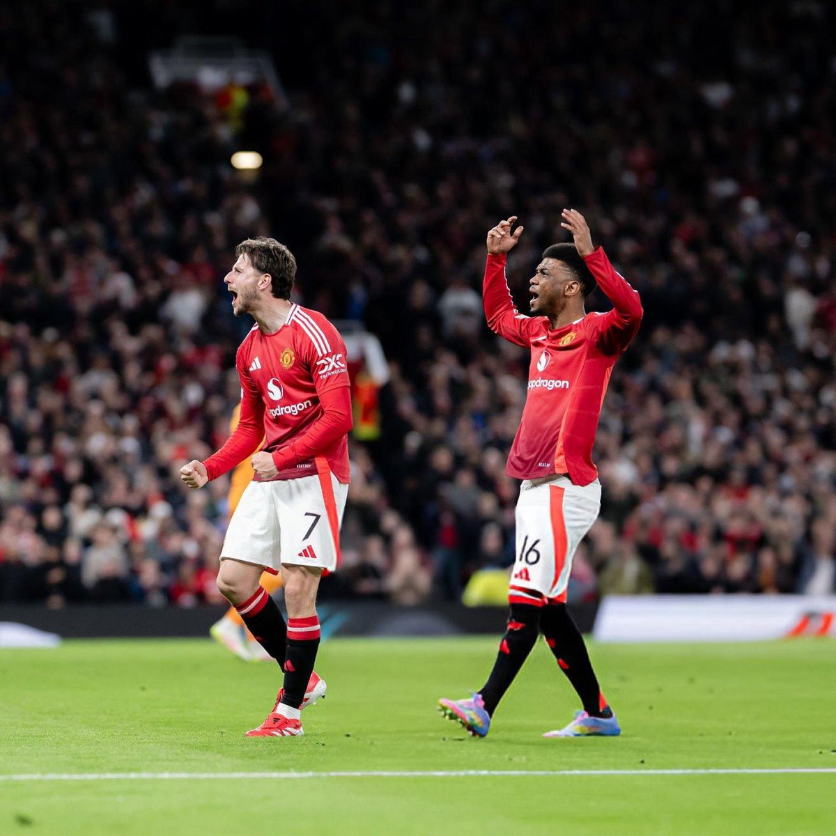 Mason Mount’s game by numbers vs. Athletic Club:

100% pass accuracy 
80% ground duels won
19 touches 
3 tackles 
2 shots 
2 goals 

He joined Man Utd in 2023. He arrived at Man Utd tonight. 🚀🚀