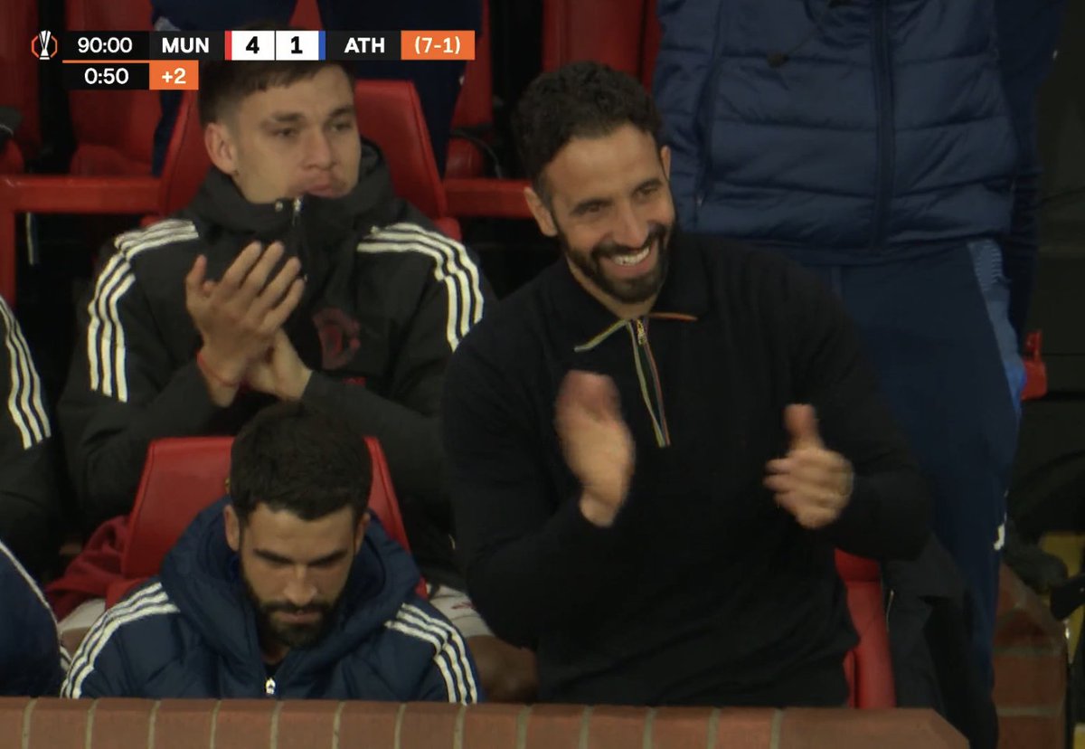 TouchlineX's tweet photo. 📸 - RUBEN AMORIM CAN'T BELIEVE THE GOAL MASON MOUNT JUST SCORED! https://t.co/EhrTEXKFg1