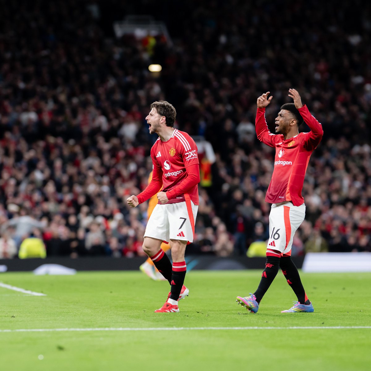 🚨BREAKING:

Manchester United is the ONLY team UNBEATEN in Europe. 

72 teams have competed in the Uefa Champions League and Europa League this season. 

Only 1 team is UNBEATEN! #MUFC