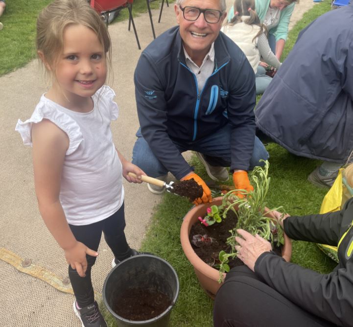 Coughton Primary (@coughtonprimary) on Twitter photo It was a pleasure to welcome 71 grandparents to this afternoons grandparent gardening event. We now have some beautiful flower displays around school. Thank you to <a href="/waitrose/">Waitrose & Partners</a> Alcester for sponsoring the event. It was a pleasure to welcome 71 grandparents to this afternoons grandparent gardening event. We now have some beautiful flower displays around school. Thank you to <a href="/waitrose/">Waitrose & Partners</a> Alcester for sponsoring the event.
