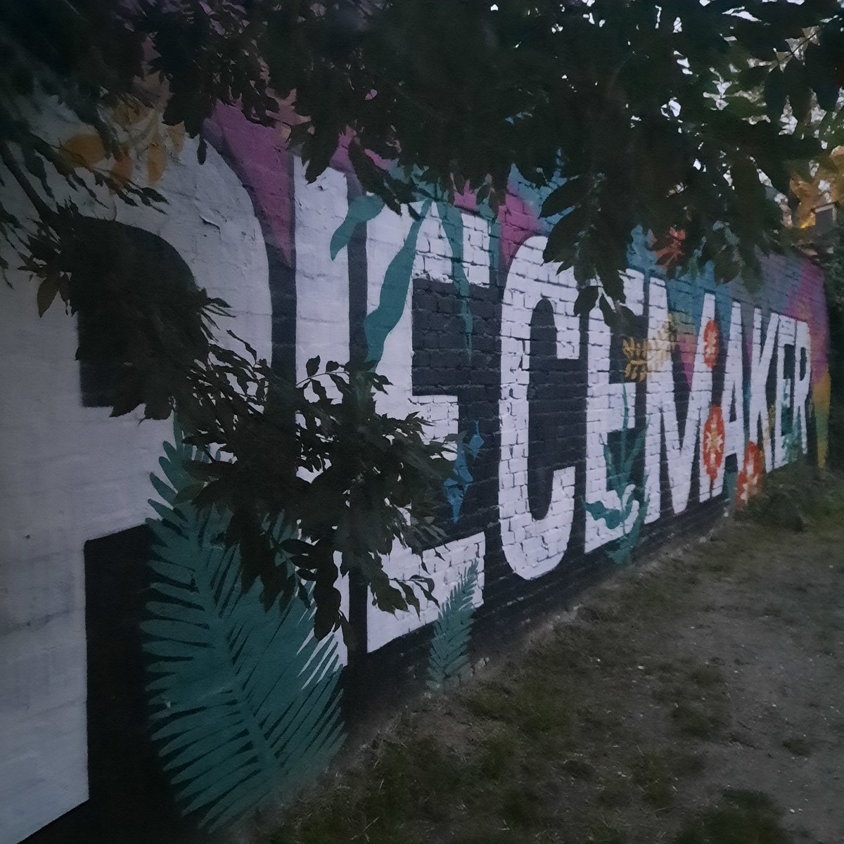 MaMaximoff's tweet photo. 🇩🇪🩷
#Paint_AHS  #Minute_Berlin_Graffiti https://t.co/oto7ZQOVrk