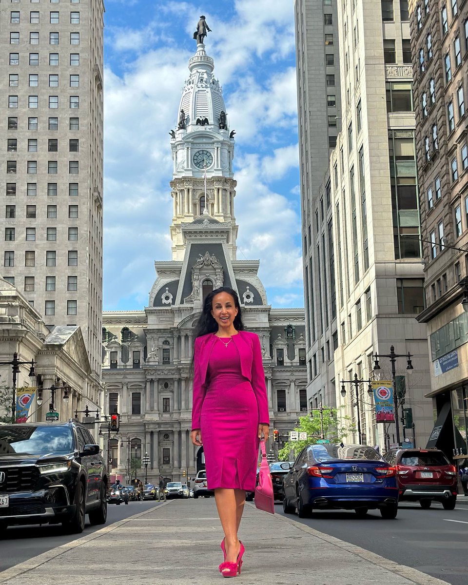 Gorgeous #spring day in #Philly ! I loved living in Philly, 13 years ago, when it was safe to stroll the #streets for hours. 

When I was #faculty at University of Pennsylvania I used to walk 27 blocks from my place to the #hospital and back because I loved the #city . #architect