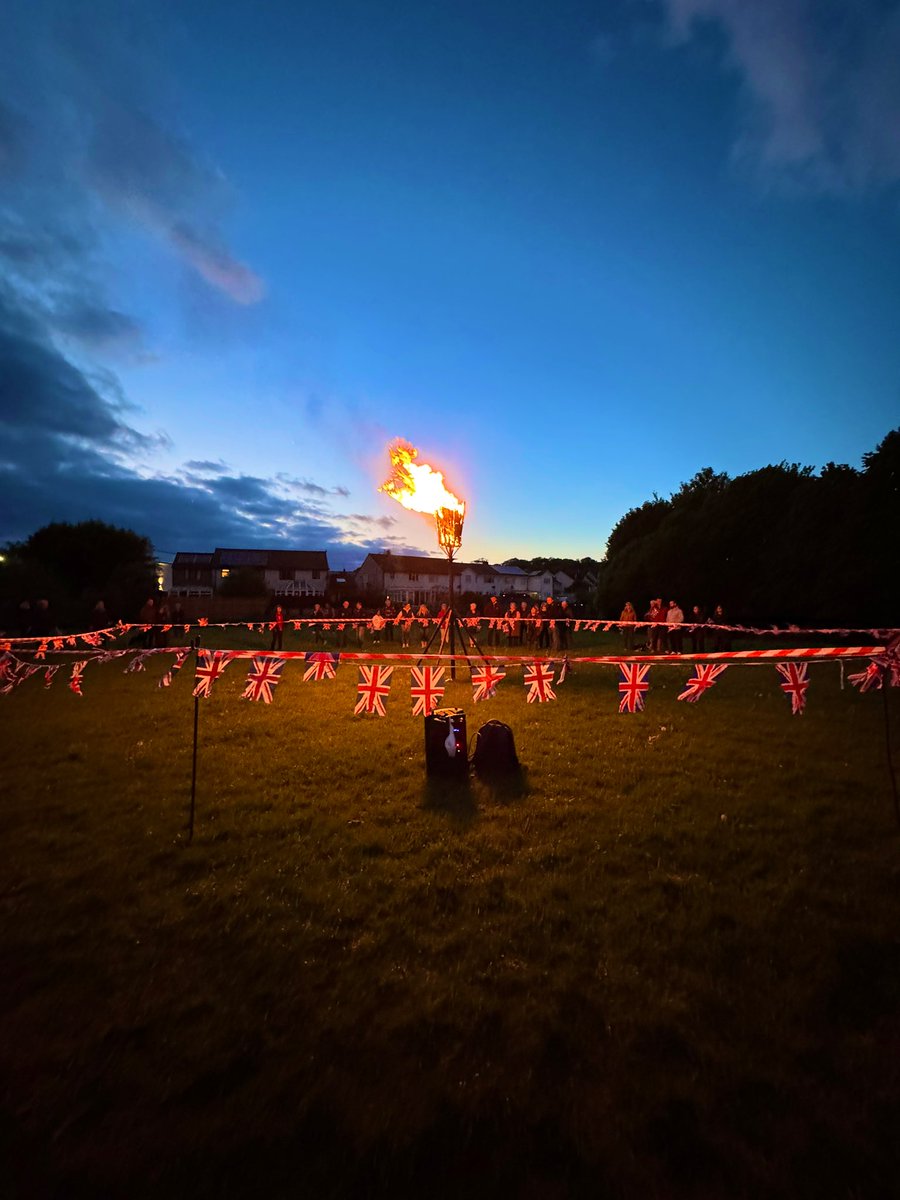 CllrLisaDymock's tweet image. As the beacon of light pierces the twilight sky this VE Day, it reminds us not only of victory, but of sacrifice, resilience, & the enduring hope that carried generations through darkness. Tonight, we remember with gratitude & vow never to forget 🇬🇧
#Portskewett