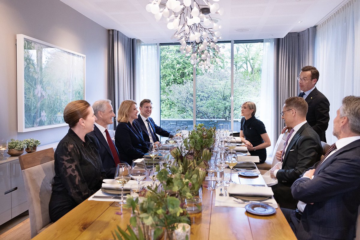 MinPres's tweet image. This evening I was in Oslo for a meeting at the annual summit of the Joint Expeditionary Force (JEF), together with the heads of state and government of participating countries.

We looked ahead to the upcoming NATO Summit in June in The Hague and discussed the need for Europe to…
