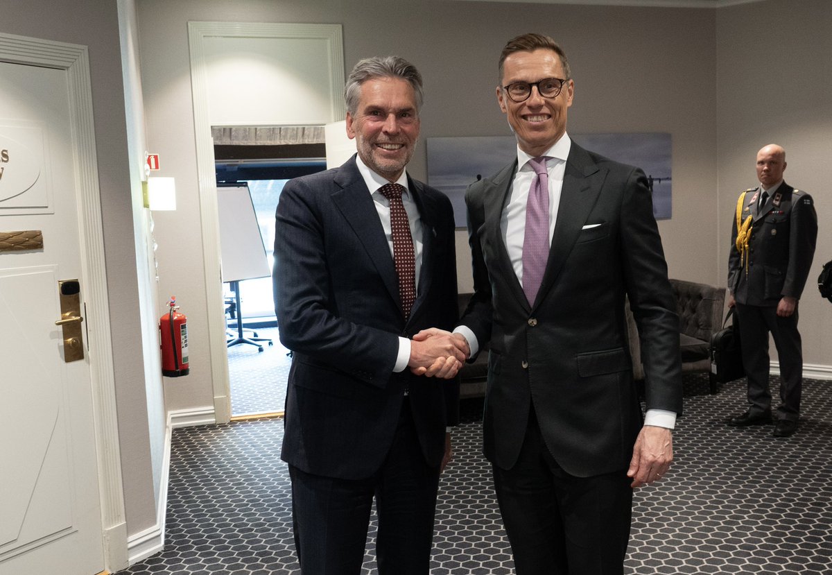 MinPres's tweet image. This evening I was in Oslo for a meeting at the annual summit of the Joint Expeditionary Force (JEF), together with the heads of state and government of participating countries.

We looked ahead to the upcoming NATO Summit in June in The Hague and discussed the need for Europe to…