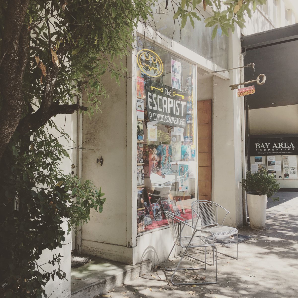 Memory of a Distant Fire is now in stock at Escapist Comics in Berkeley! A post-apocalyptic journey through memory, architecture, and mystery—grab a copy this weekend and support local indie comics. It's a beautiful shop. escapistcomics.com