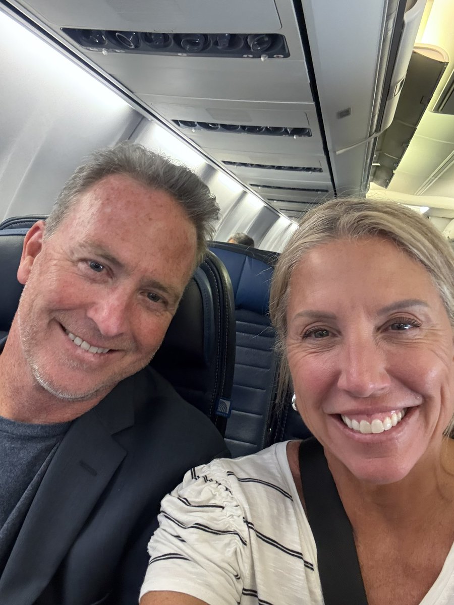 RaymerHeidi's tweet image. Heading to UConn for graduation weekend to celebrate @Mason_Raymer60 ! We have a “tour de storrs” planned so more to come!!!! Maybe he will let us in Tedd’s finally 😂