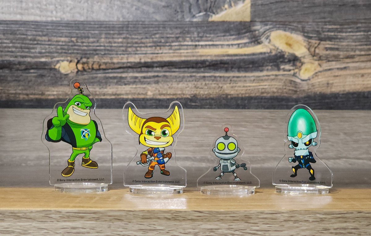 All 4 make One singular unit. 🤝 

Who did you play as in Ratchet &amp; Clank: All 4 One? 🟢🟡⚪🟣