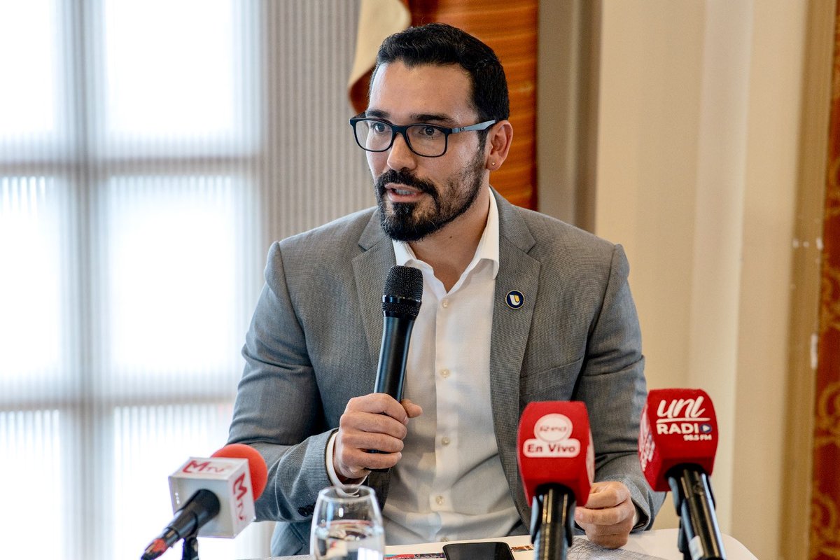 🎓🤝 ¡UTPL, UNL y UIDE LOJA unimos fuerzas para convertir a #Loja en el destino universitario por excelencia!

Hoy, las tres universidades lojanas firmamos el acuerdo de colaboración interuniversitario "Loja Ciudad Universitaria: destino académico por excelencia", una alianza