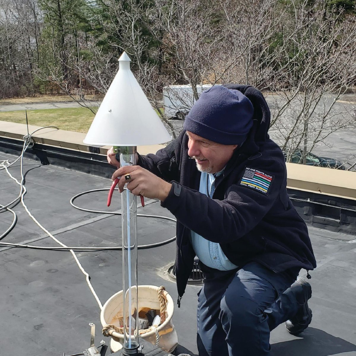 ➡️ As a required by the #CleanAirAct, EPA audits air monitoring networks to ensure the accuracy and reliability of air quality data. Recently, the New England Regional Laboratory’s air monitoring team conducted its first National Performance Audit Program ‘Through the Probe’ air