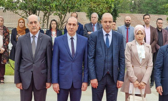 Algerie_aps's tweet photo. Le #CNESE organise une conférence à l'occasion de la commémoration de la #Journée_nationale_de_la_Mémoire
🔗https://t.co/iNtOGwGaPL https://t.co/cn1iN3BnXV