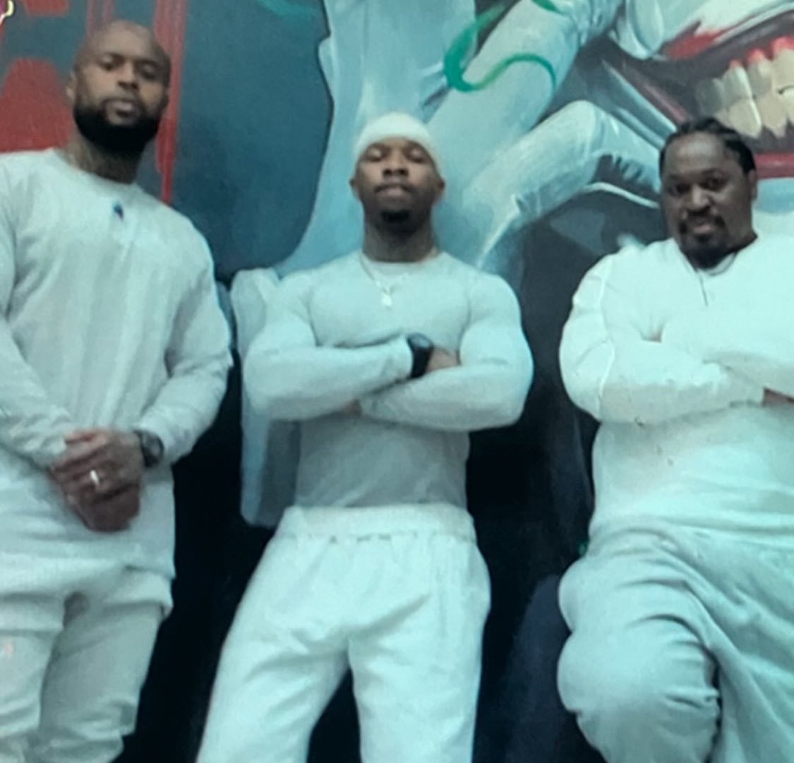 Tory Lanez shares new photo from prison 🔓