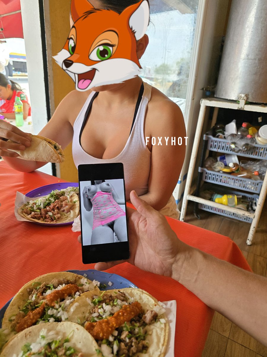 Wow ya vieron lo que se anda comiendo mi esposo? 😈🤤🤤 3 deliciosos 🌮 Tacos🤤 
#Foxyhot #JuevesDeTentación #JuevesDeTetasSeductoras
