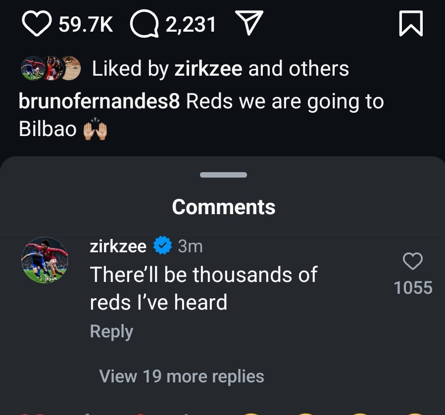 Joshua Zirkzee's reply to Bruno Fernandes. 🤣❤️