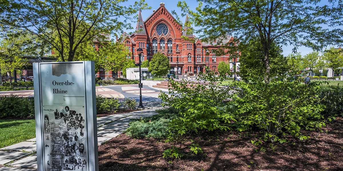 FriendsHall's tweet image. On this 513 day, we are celebrating all things Cincy, like one of its iconic landmarks, @MusicHallCincy. From its stunning architecture to its world class performances, @MusicHallCincy is where the past, present &amp;amp; future come together in harmony.