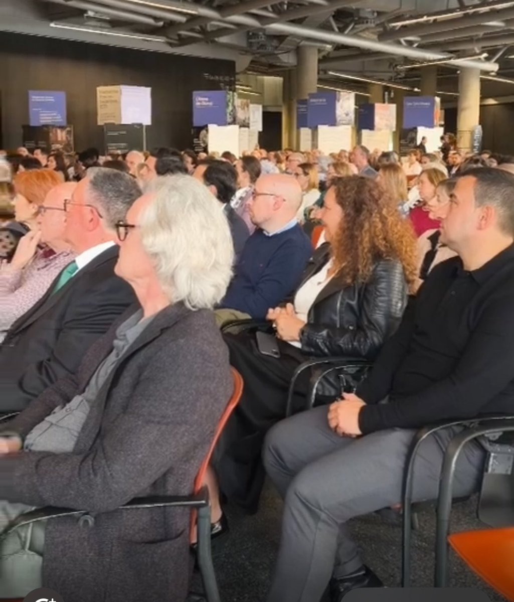 NatxoRodriguez's tweet photo. En la entrega de los Premios de la Fundación @Anesvad , que reconocen el trabajo imprescindible de quienes luchan por garantizar el derecho a la salud en contextos especialmente vulnerables. https://t.co/M1AybOspSC