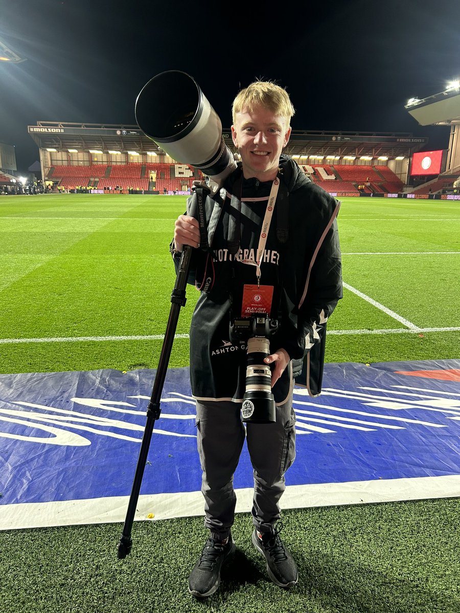George Marriott (@gmarriottjourno) on Twitter photo Shooting the championship play- off’s for <a href="/BristolCity/">Bristol City FC</a> was not what I thought I’d be doing when I woke up yesterday 😂
But what an experience, by far the biggest game I’ve ever photographed! 📸
<a href="/BASportsJourno/">Sports Journalism</a> Shooting the championship play- off’s for <a href="/BristolCity/">Bristol City FC</a> was not what I thought I’d be doing when I woke up yesterday 😂
But what an experience, by far the biggest game I’ve ever photographed! 📸
<a href="/BASportsJourno/">Sports Journalism</a>
