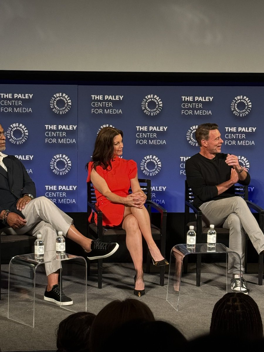 bellamy’s mellie fit at paley live?? hello my heart stopped i can’t believe i saw her irl with my own two eyes