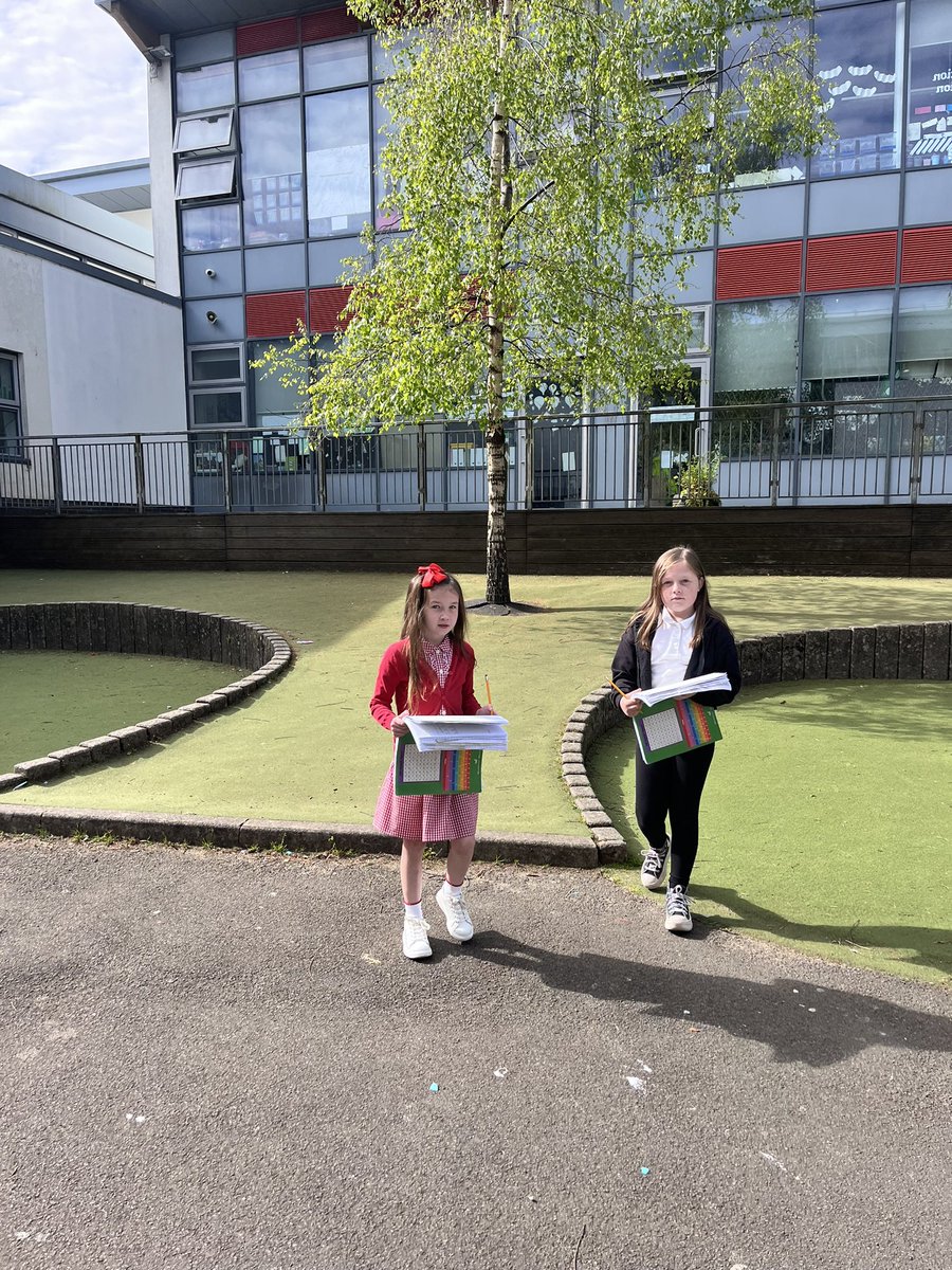 MissFloodNewark's tweet photo. Starting the day outdoors to collect data about our school grounds. We each got to choose what kind of data we wanted to collect and planned this ahead of going outside! #outdoorlearningday ๐๐ https://t.co/vkEsrvtggT