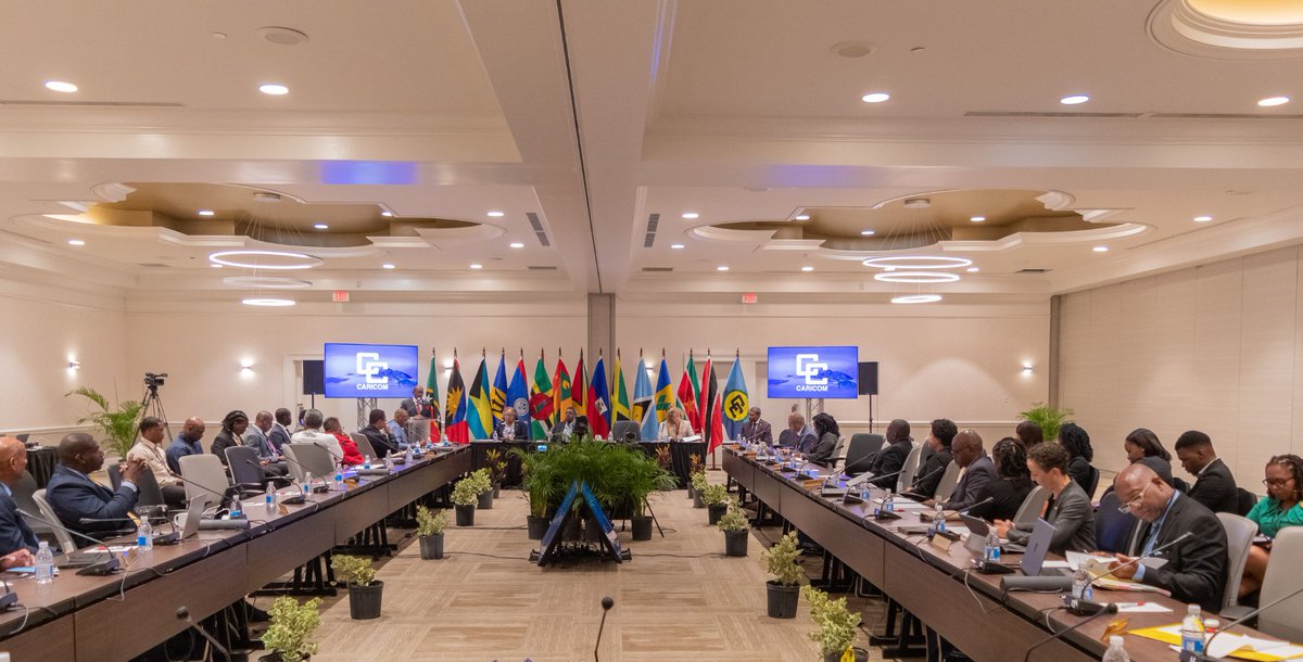 👥#CARICOM Foreign Ministers are in the twin island federation for their two-day regular meeting, under the chairmanship of the Foreign Minister of Saint Kitts and Nevis, The Right Honourable Dr Denzil Douglas.

🔗Click the link for the full story ➡️ ow.ly/HjGo50VPBgh
