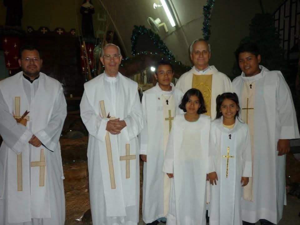 El recién electo PAPA en la iglesia de la colonia Atlacatl en San Salvador