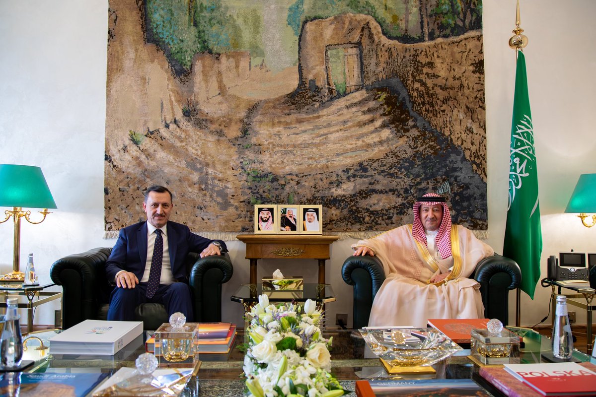 Foreign Ministry 🇸🇦 (@ksamofaen) on Twitter photo #Riyadh | Vice Minister of Foreign Affairs, H.E. <a href="/W_Elkhereiji/">وليد الخريجي</a>, received Mr. Emrullah İşler, Ambassador of #Türkiye to Saudi Arabia, during which they reviewed ways of enhancing cooperation between 🇸🇦 and 🇹🇷 in all fields and discussed topics of mutual interest. #Riyadh | Vice Minister of Foreign Affairs, H.E. <a href="/W_Elkhereiji/">وليد الخريجي</a>, received Mr. Emrullah İşler, Ambassador of #Türkiye to Saudi Arabia, during which they reviewed ways of enhancing cooperation between 🇸🇦 and 🇹🇷 in all fields and discussed topics of mutual interest.