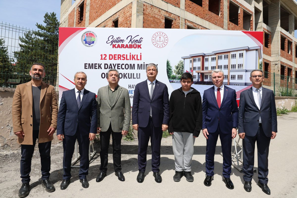 valiyavuz's tweet photo. #tckarabukvaliligi
#valimustafayavuz
#eğitimkentikarabük
#hayırseverişinsanı
#BayramDemir
#OsmanYeşilyurt
#MehmetNuriAslan
#YılmazŞefikDizdar https://t.co/grRIZl1esS