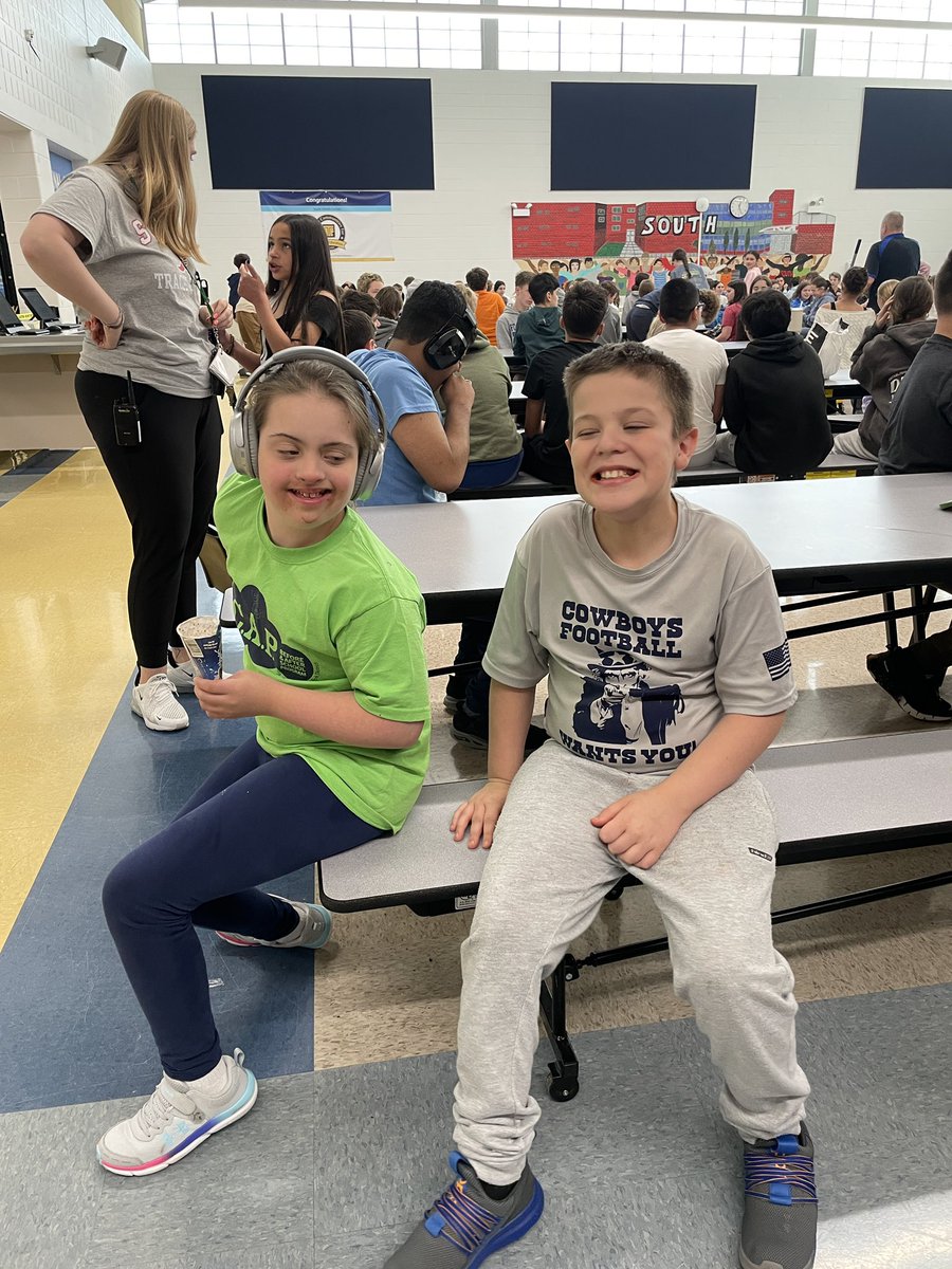 Mrs. Blau tweet media