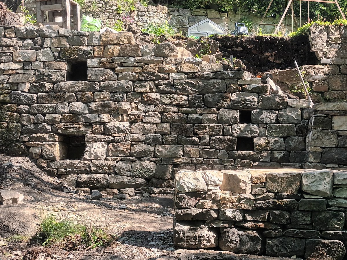 EwanAllinson's tweet photo. Nearing completion on this lovely garden job.
#drystone https://t.co/6oRG7WS6y0