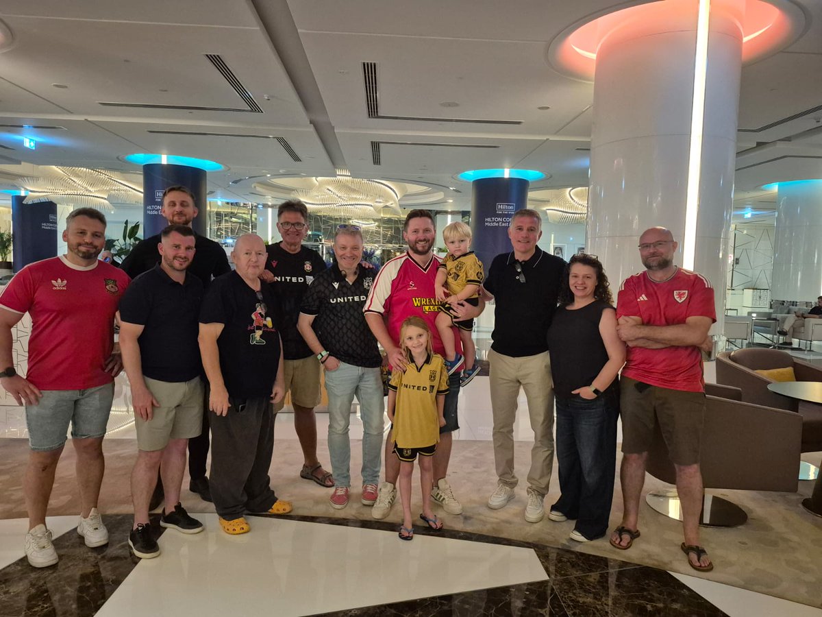 Ñice to see the gaffer meeting an affiliated fans group Dubai Reds!
More of this back home please.