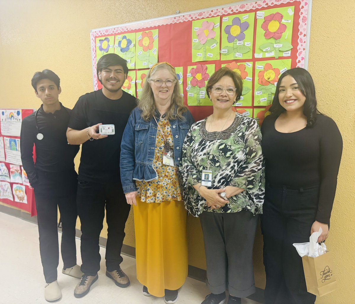 aluna0707's tweet photo. HOSA🩺students delivered “Ouchie Boxes” to Sambrano Elementary Teachers-We Appreciate You ♥️ #drlunasclass #SEHStheBest #TexasHOSA @MrsKthummel https://t.co/3NXlyeg7ZO