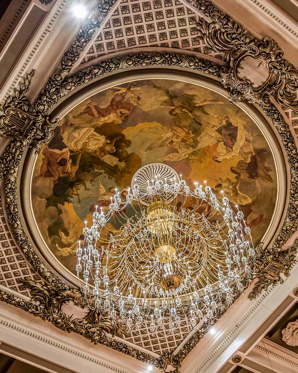 FriendsHall's tweet image. Did you know that @MusicHallCincy was designated a Natl Historic Landmark in 1975? This is no ordinary building, it's a piece of history that deserves our care &amp;amp; attention. This Preservation Month, we celebrate the craftmanship, vision &amp;amp; community that is @MusicHallCincy.