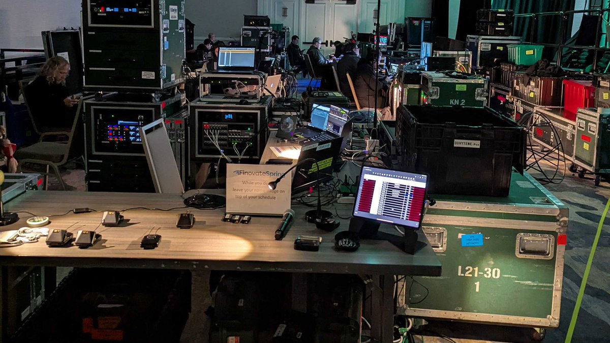 clearfunction's tweet image. What’s behind a great demo?
✅ Cables
✅ Coffee
✅ Collaboration
Swipe for BTS shots from our time at #Finovate with Express Wages!
#PaymentsTech #FintechEvents #ClearFunction