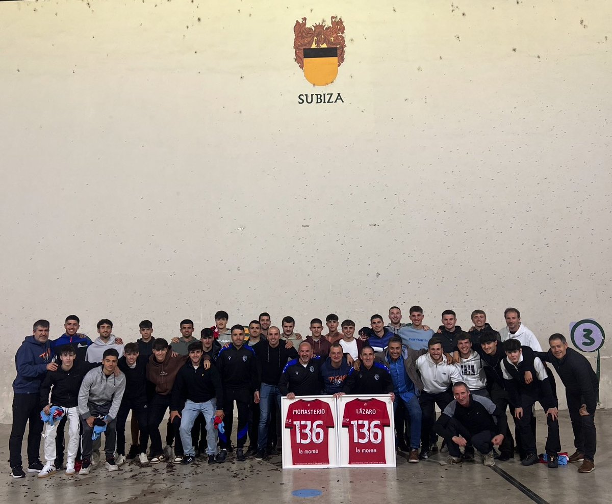 cmonasterio7's tweet photo. Años maravillosos en @Osasuna y en @SUBIZACD 
Lo más bonito de los viajes es con quien lo haces. No hemos podido tener mejores acompañantes. Jugadores, CT y pueblo de Subiza… Gracias por tanto, eskerrik asko. 
Os quiero muchísimo ❤️❤️ https://t.co/KuZRyhPKZh