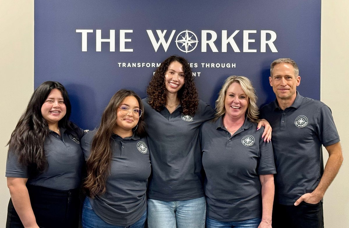 frontdoorsmedia's tweet photo. This week in The Knock, Delta Dental gives big, St. Joseph the Worker unveils its new name and brand, the Heard Museum announces a major new hire and much more! Click the link below to reach more.

https://t.co/y1Gxmg2l1H

#theknock #frontdoorsmedia #bettercommunities https://t.co/gqWmA0VXJt