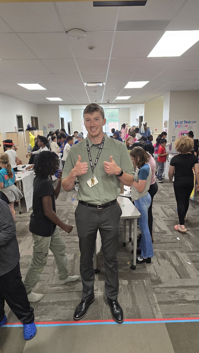 🎩 💼 Mr. Schramm's fifth graders are stepping into the business world! From exploring supply and demand to mastering marketing strategies, these entrepreneurs have surveyed their peers and are ready to pitch what Finneytown students really want to buy. #wearefinneytown
