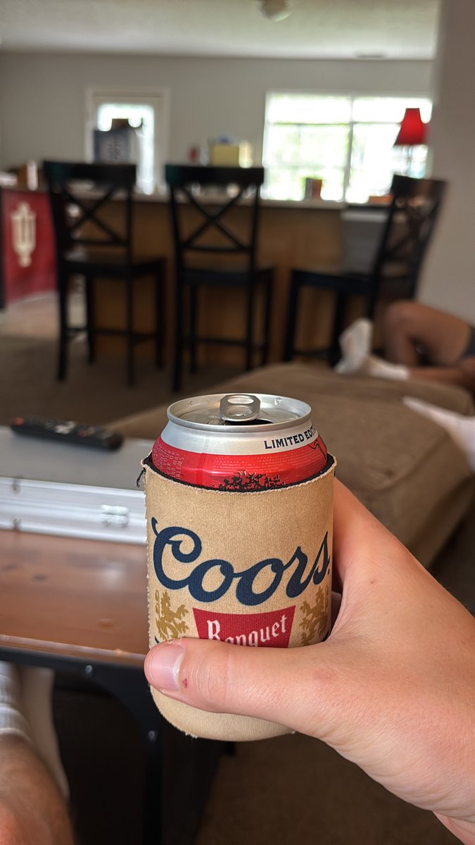 halidaddy00's tweet photo. Anyone care if a yn enjoys his last thirsty Thursday? #bapple https://t.co/k3wWJY5gad