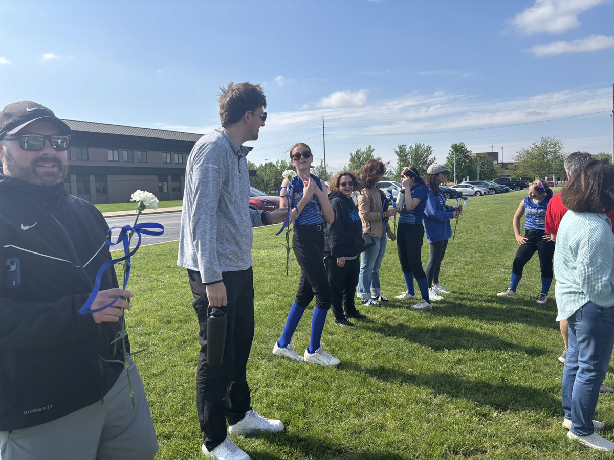wmscats's tweet photo. It’s a breezy evening at 4600 Avery Road as 7th grade softball is underway on Teacher Appreciation Night!! #WildcatWay https://t.co/S6JTNKumC1