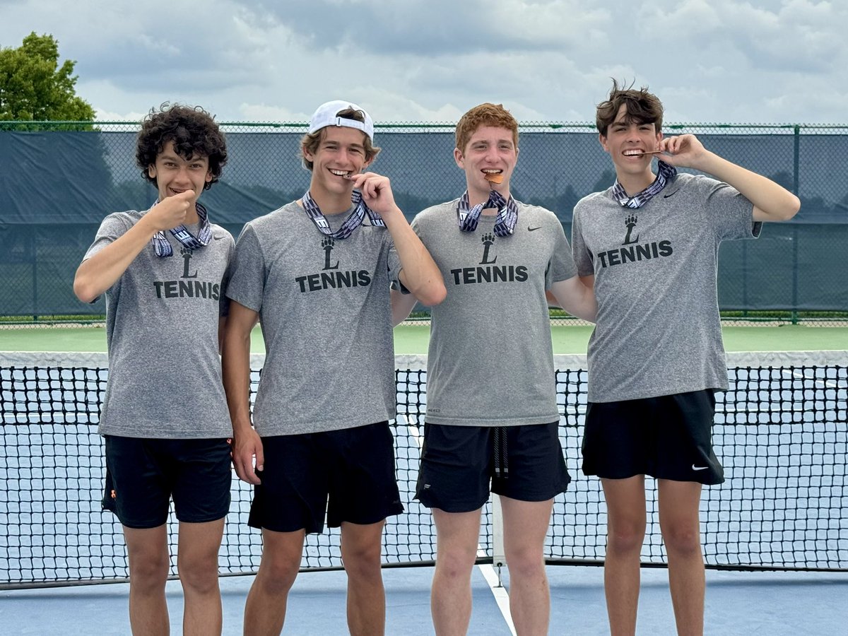 LPawTennis's tweet image. Congratulations to these guys on a great ECC Tournament! They all placed 3rd: Ethan Deck at 1st singles, Wyatt Glassmeyer at 3rd singles; Liam Amy & Alex Hill at 1st Doubles @LHSTigerAD @Loveland_AsstAD