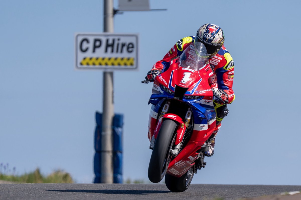 vision_msp's tweet image. Riding the Honda CBR1000RR-R Fireblade SP, Harrison secured a second-place finish, narrowly behind race winner Davey Todd with John McGuinness delivering an equally impressive performance in the Superstock race, finishing fifth.   @HondaRacingUK @deanharrisonTT @jm130tt