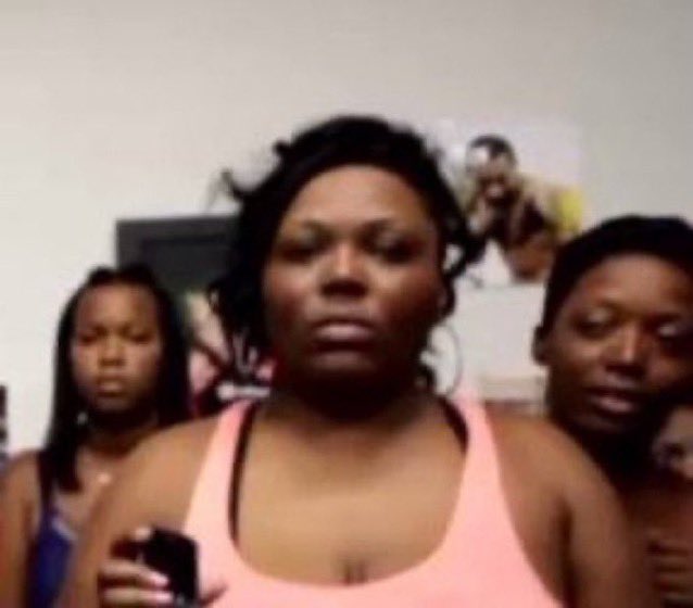 not to be annoying but someone has to say it can you guys stop overreacting everytime rosé makes a male celeb friend it's getting embarrassing