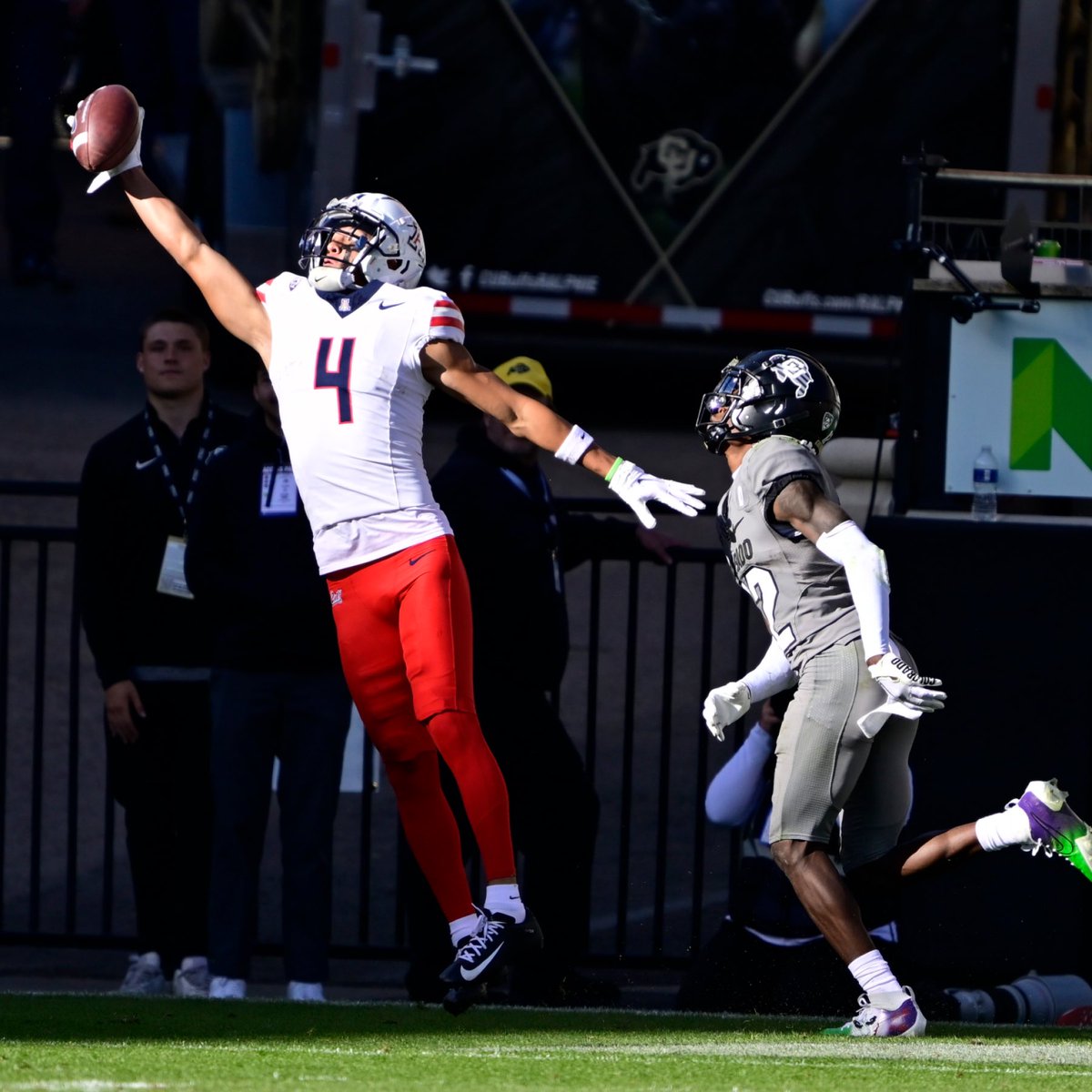 Damani warren (@bbgdmoneyy) on Twitter photo Blessed an honored to be re-offered by the University of Arizona!⚪️🔵
<a href="/CoachBobbyWade/">Bobby Wade</a> <a href="/CoachNorris34/">Sam Norris</a> <a href="/Coach_Brentley/">Desmond Brentley</a> <a href="/dj_11szn/">Coach DJ Bealer</a> <a href="/frostyyzo/">LJ Holmes</a> <a href="/BlairAngulo/">Blair Angulo</a> <a href="/adamgorney/">Adam Gorney</a> <a href="/ChadSimmons_/">ChadSimmons</a> <a href="/BrandonHuffman/">Brandon Huffman</a> <a href="/GregBiggins/">Greg Biggins</a> <a href="/TomLoy247/">Tom Loy</a> <a href="/ArizonaFBall/">Arizona Football</a> Blessed an honored to be re-offered by the University of Arizona!⚪️🔵
<a href="/CoachBobbyWade/">Bobby Wade</a> <a href="/CoachNorris34/">Sam Norris</a> <a href="/Coach_Brentley/">Desmond Brentley</a> <a href="/dj_11szn/">Coach DJ Bealer</a> <a href="/frostyyzo/">LJ Holmes</a> <a href="/BlairAngulo/">Blair Angulo</a> <a href="/adamgorney/">Adam Gorney</a> <a href="/ChadSimmons_/">ChadSimmons</a> <a href="/BrandonHuffman/">Brandon Huffman</a> <a href="/GregBiggins/">Greg Biggins</a> <a href="/TomLoy247/">Tom Loy</a> <a href="/ArizonaFBall/">Arizona Football</a>