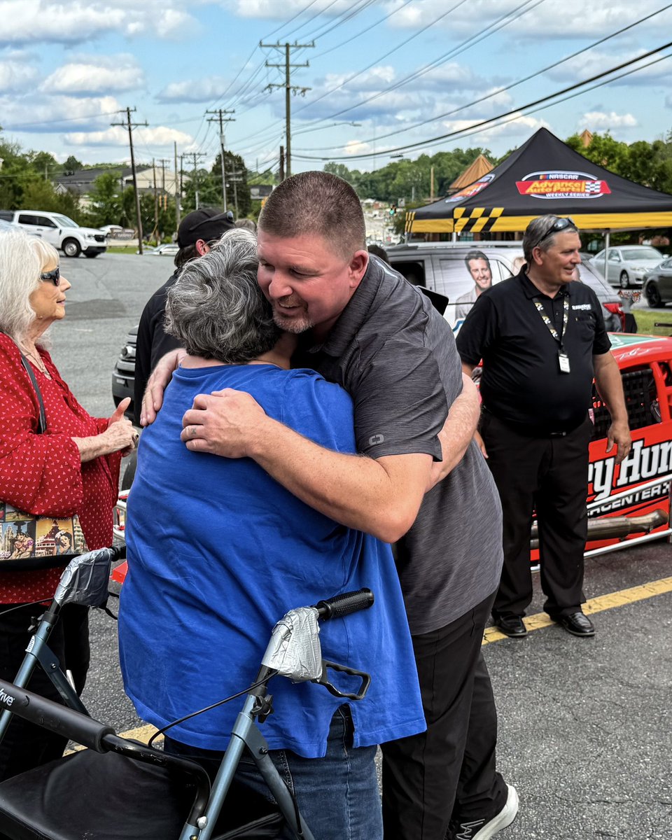BGSRacing's tweet photo. yβall look good at @AdvanceAuto π€©
#AAPNight https://t.co/R6ubLtXprc
