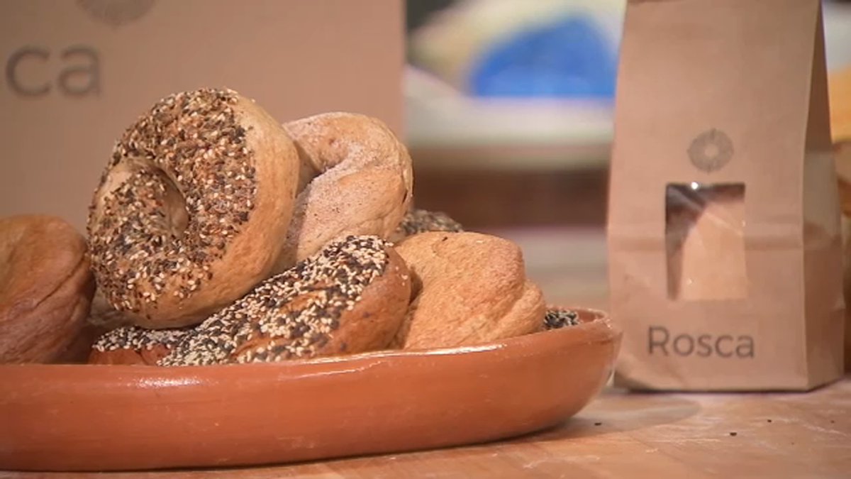 Chicago chef collaborates with Pilsen panadería to sell bagels with "Mexican twist"
<a href="/JaisolWX/">Jaisol Martinez</a>
#nationalsmallbusinessweek